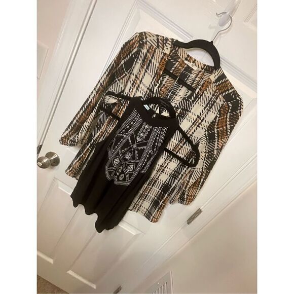 Maurice’s women’s bundle lot medium blouse - Picture 1 of 13